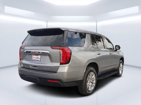 Used 2024 GMC Yukon SLE w/ Gmc Pro Safety Plus Package image 3