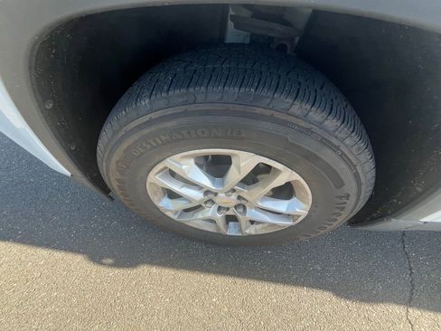 Used 2019 Chevrolet Traverse LT FWD image 6