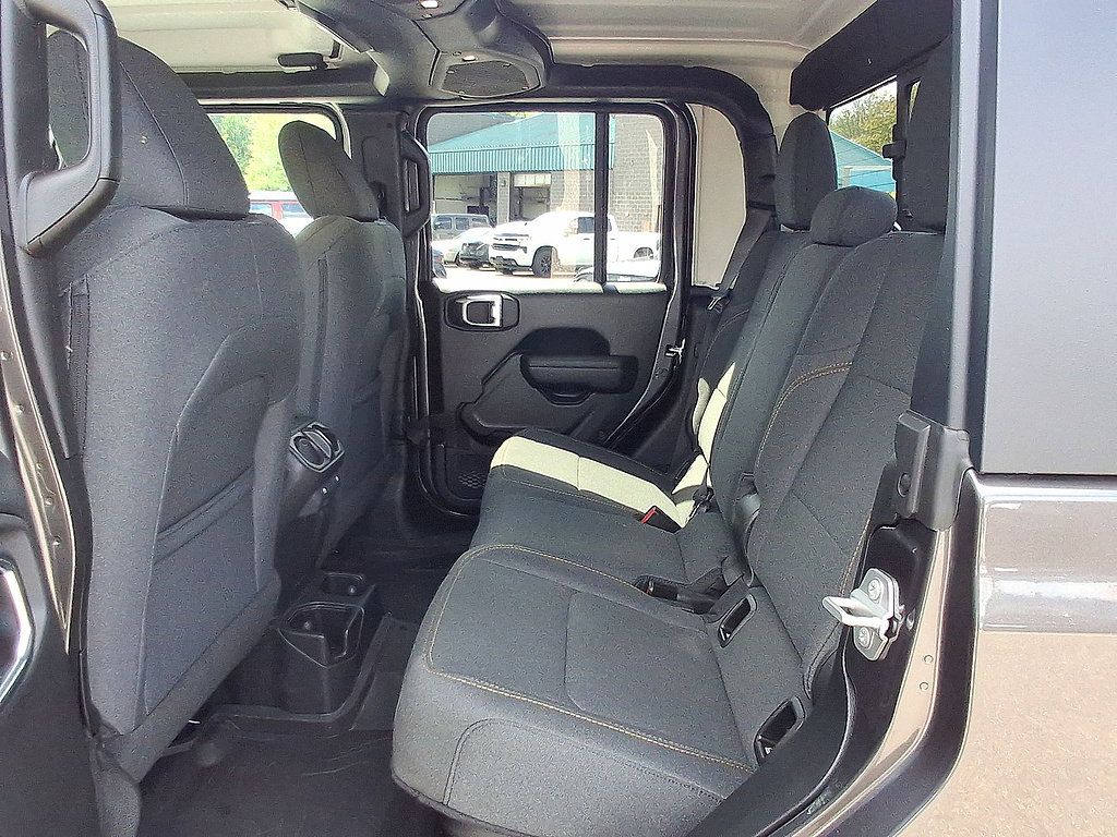 Used 2025 Jeep Gladiator Sport AWD/4WD image 26