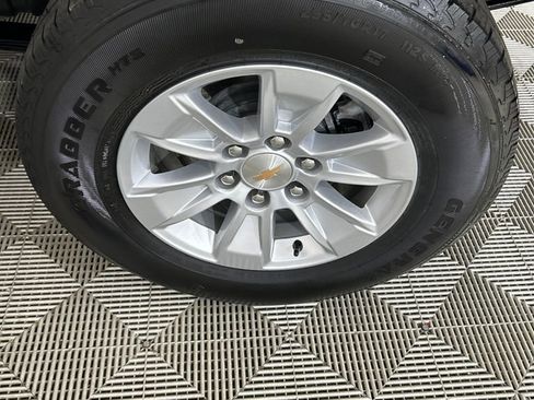 Used 2025 Chevrolet Silverado 1500 LT image 11