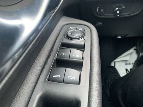 Used 2023 GMC Terrain SLE w/ Driver Convenience Package image 38