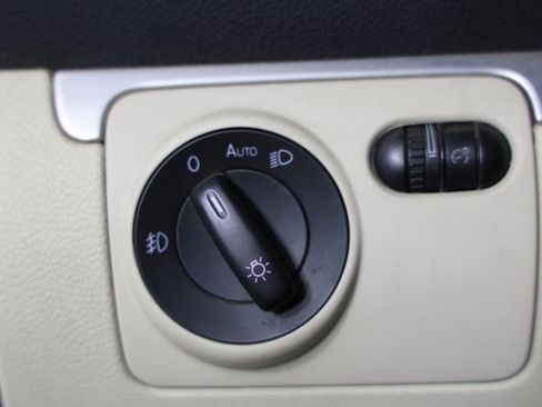 Used 2007 Volkswagen Eos 2.0T image 9