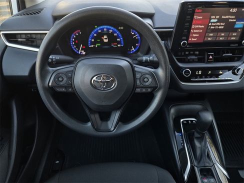 Used 2022 Toyota Corolla LE image 13