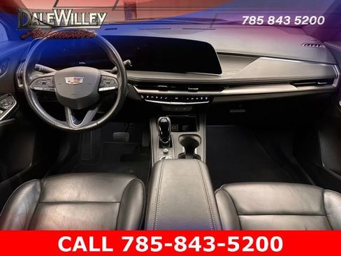 Used 2024 Cadillac XT4 Premium Luxury image 7