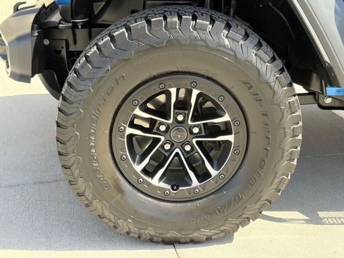 Used 2024 Jeep Wrangler Unlimited Sport AWD/4WD image 9