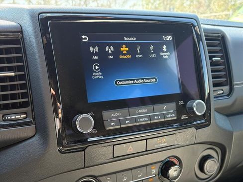 Certified 2023 Nissan Frontier SV w/ Midnight Edition Package image 11