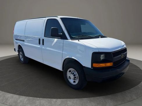 Used 2016 Chevrolet Express 2500 image 8