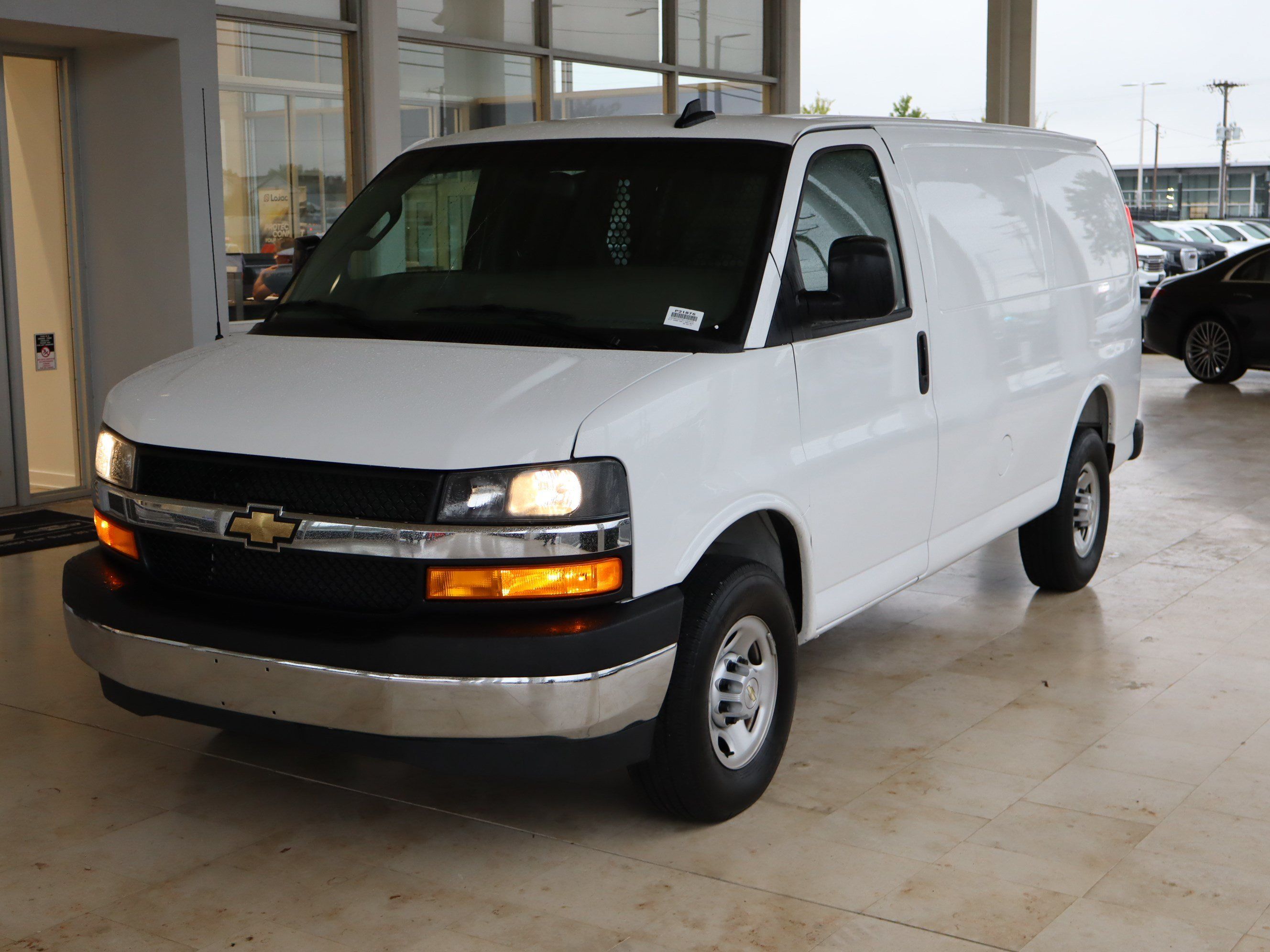 Used 2025 Chevrolet Express 2500 w/ Driver Convenience Package RWD image 5