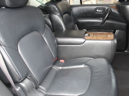 Used 2017 INFINITI QX80 4WD w/ Driver Assistance Package image 16