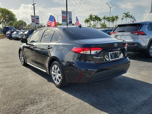 Used 2022 Toyota Corolla LE FWD image 9