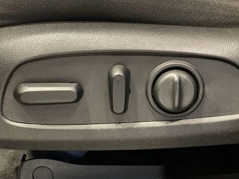 Used 2020 Chevrolet Traverse LT image 15