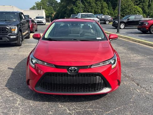 Used 2021 Toyota Corolla LE FWD image 2