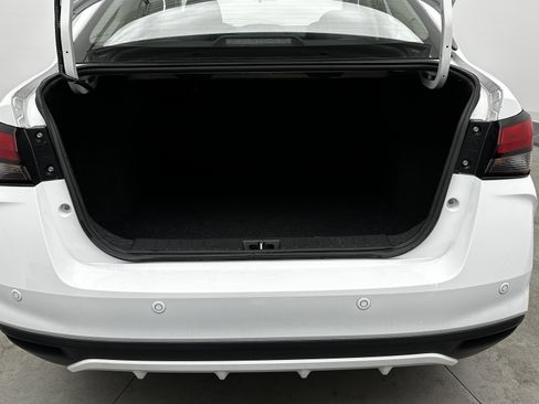 Used 2023 Nissan Versa S w/ Trunk Package image 28