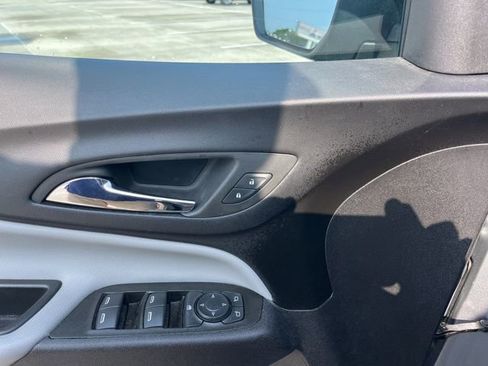 Used 2024 Chevrolet Equinox LS w/ LS Convenience Package FWD image 12