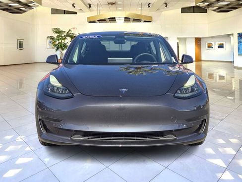 Used 2021 Tesla Model 3 Standard Range Plus image 2