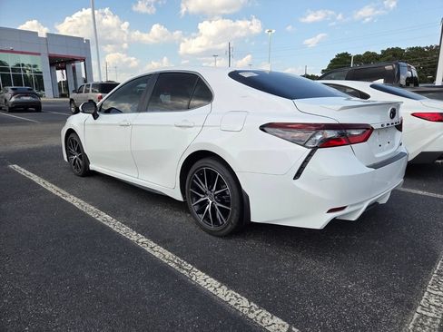 Used 2024 Toyota Camry SE FWD image 6