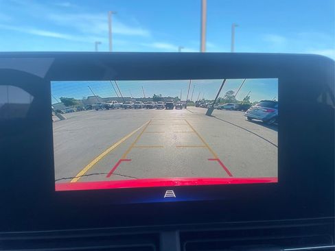 Used 2024 Chevrolet Trax LT w/ Driver Confidence Package FWD image 25