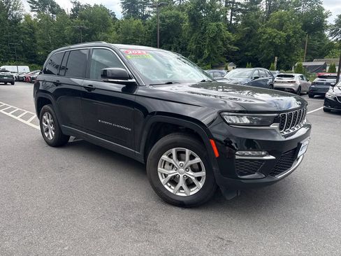Used 2023 Jeep Grand Cherokee Limited AWD/4WD image 7