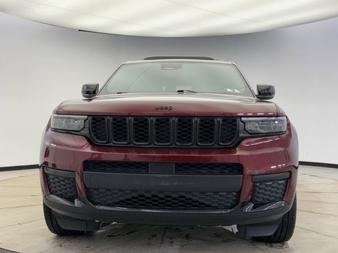 Used 2023 Jeep Grand Cherokee L Laredo image 8