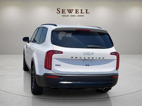 Used 2022 Kia Telluride EX w/ EX Premium Package AWD/4WD image 3