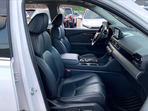 Used 2023 Honda Pilot Touring image 8