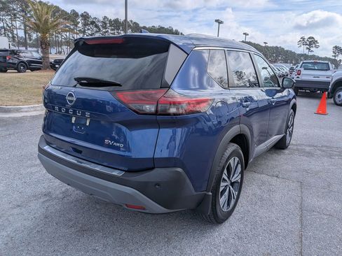 Used 2022 Nissan Rogue SV w/ SV Premium Package image 4