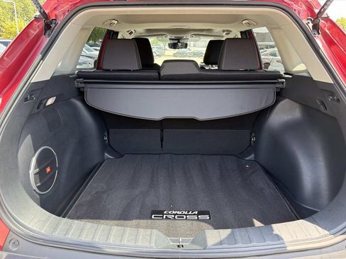 Used 2024 Toyota Corolla Cross LE w/ Moonroof Package FWD image 9
