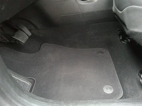 Used 2016 Jeep Renegade Limited w/ Safety & Security Group image 12