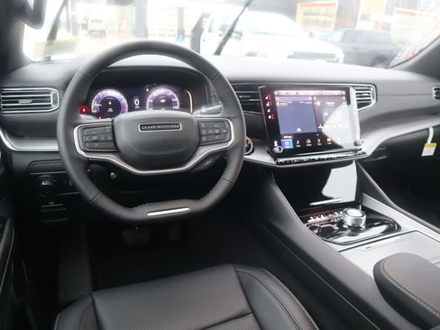 New 2026 Jeep Grand Wagoneer Limited AWD/4WD image 2
