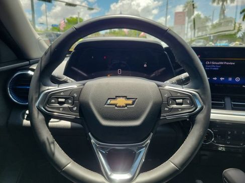 Used 2025 Chevrolet Trax LT w/ Driver Confidence Package FWD image 16