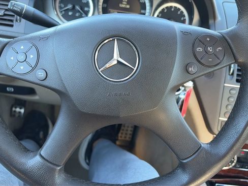 Used 2011 Mercedes-Benz C 300 4MATIC Sedan image 34