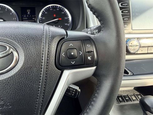 Used 2015 Toyota Highlander Limited image 7