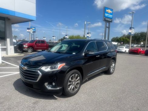Used 2020 Chevrolet Traverse Premier FWD image 1