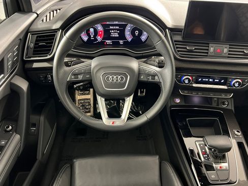 Used 2023 Audi SQ5 Premium Plus w/ Premium Plus Package image 13