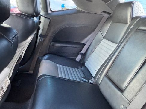 Used 2009 Dodge Challenger R/T RWD image 16