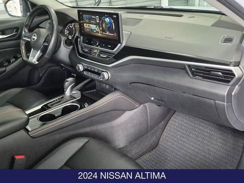 Used 2024 Nissan Altima 2.5 SR w/ SR Premium Package FWD image 26