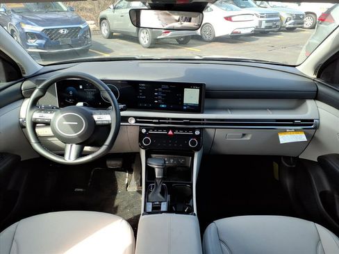 Certified 2025 Hyundai Tucson SEL image 18