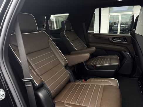 Certified 2025 GMC Yukon Denali Ultimate w/ LPO, Floor Liner Package image 28