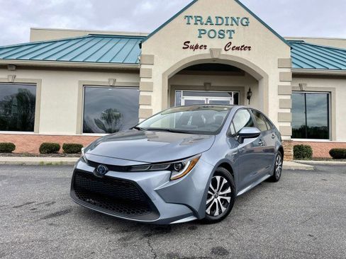 Used 2021 Toyota Corolla LE image 18