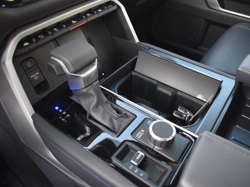 Used 2025 Toyota Tundra Platinum image 28