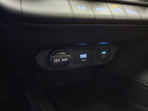 Used 2024 Hyundai Elantra SE image 42