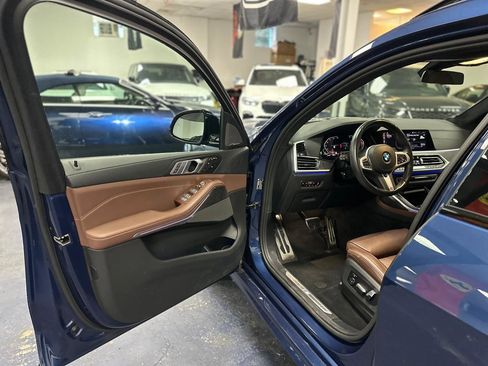 Used 2021 BMW X7 xDrive40i w/ Premium Package AWD/4WD image 11