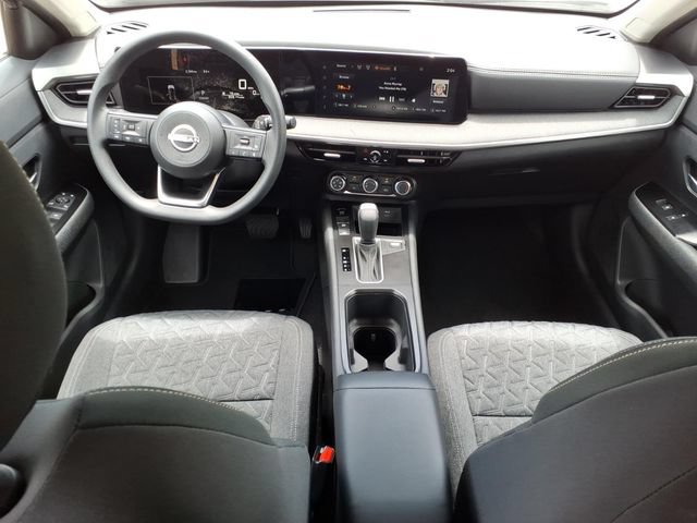 Used 2025 Nissan Kicks SV FWD image 13