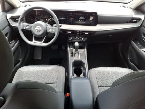 Used 2025 Nissan Kicks SV FWD image 13