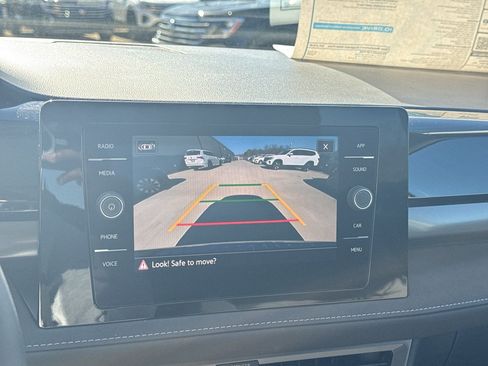 New 2026 Volkswagen Taos SE FWD image 18