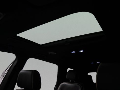 Used 2023 Chevrolet Traverse Premier w/ Redline Edition FWD image 22