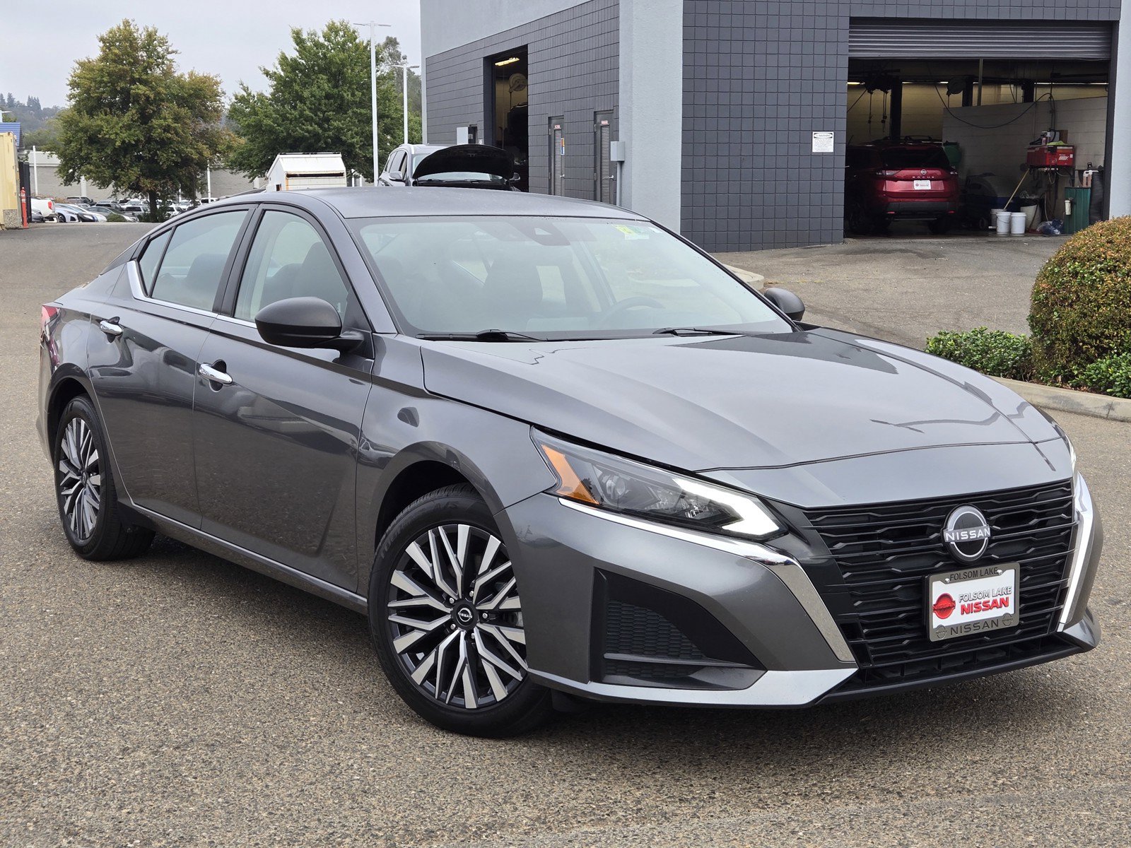 Certified 2025 Nissan Altima 2.5 SV FWD image 1