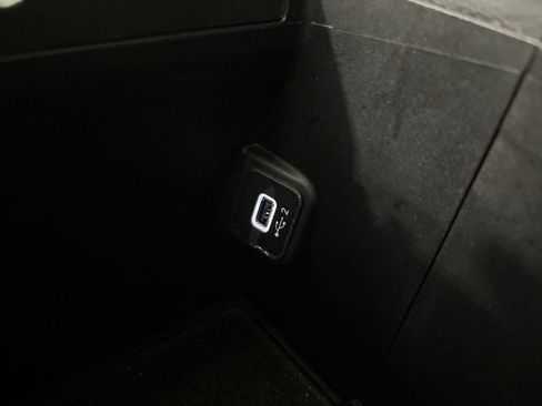 Used 2022 Jeep Wrangler Sport AWD/4WD image 32