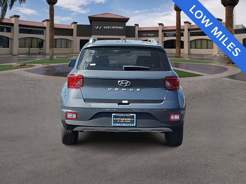 Used 2025 Hyundai Venue SEL FWD image 7