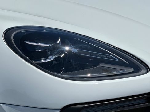 New 2026 Porsche Macan AWD/4WD image 37